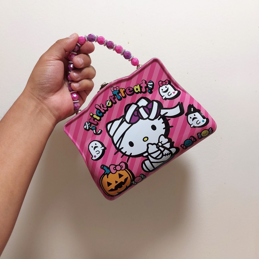 Hello Kitty Halloween CVS Tin Bag NWT - Picture 4 of 5